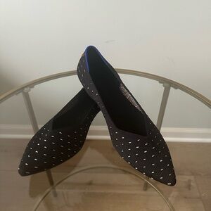 Stylish Black and White Women's Flats